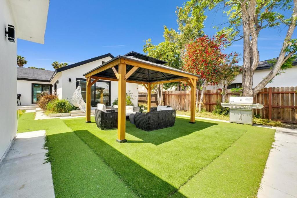 Luxury 4 Bedroom Villa ハンティントンビーチ エクステリア 写真