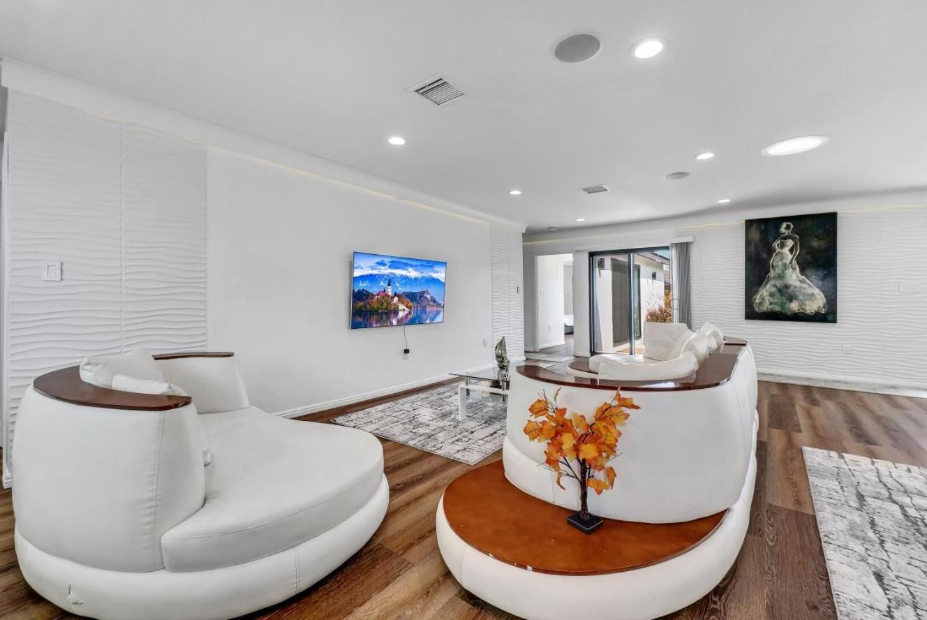 Luxury 4 Bedroom Villa ハンティントンビーチ エクステリア 写真