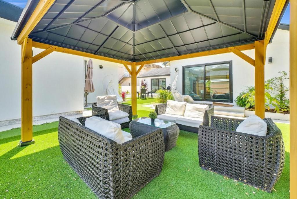 Luxury 4 Bedroom Villa ハンティントンビーチ エクステリア 写真